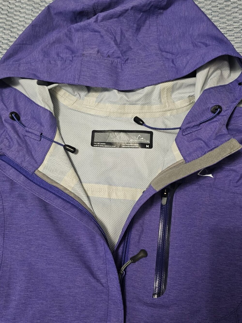 Paradox Purple Lightweight Women's Rain Jacket- Size Medium - Picture 4 of 6